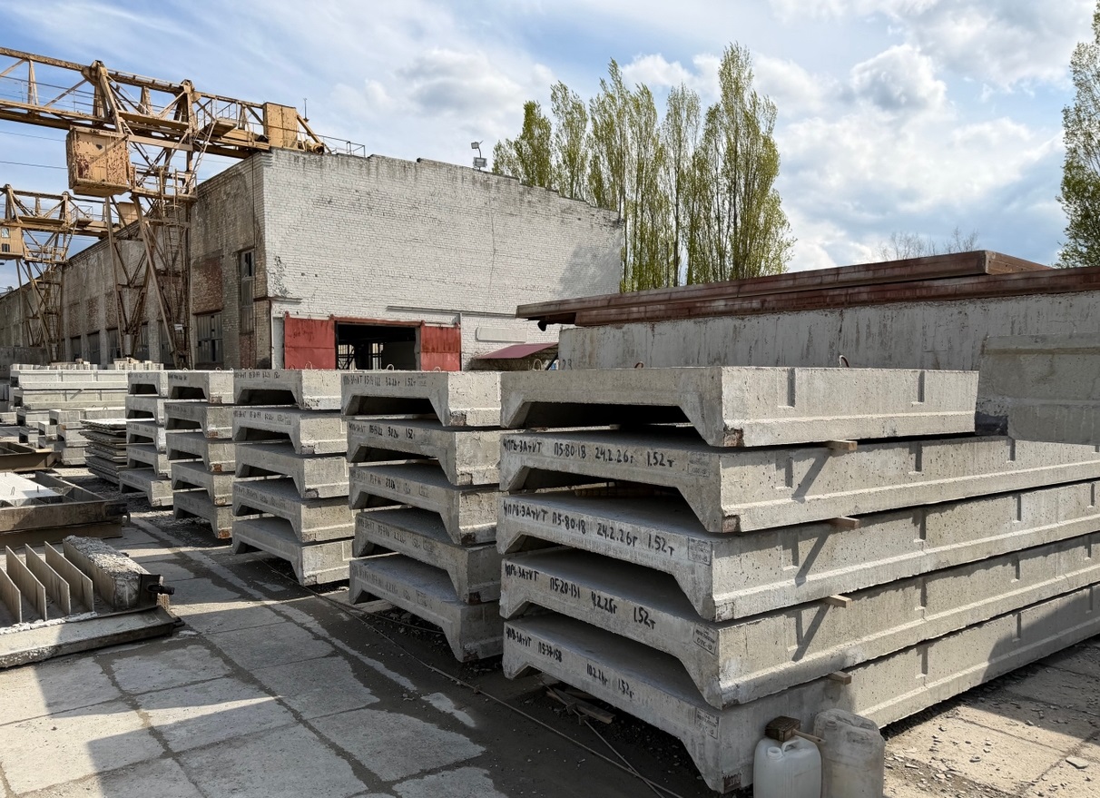 Установка ребристых плит перекрытия